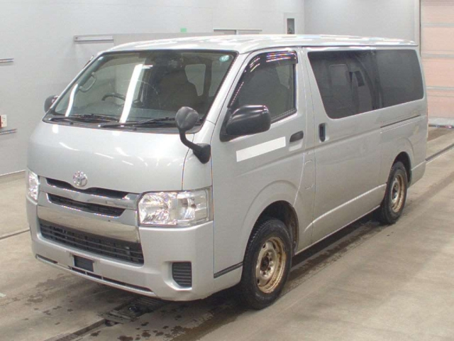 TOYOTA HIACE VAN 2018