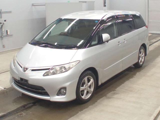 TOYOTA ESTIMA 2010