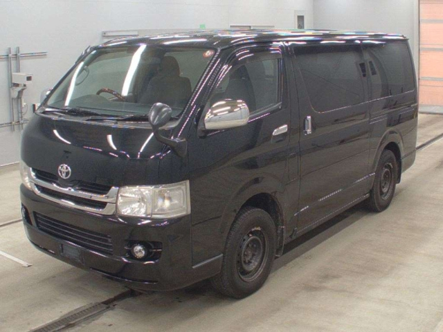 TOYOTA HIACE VAN