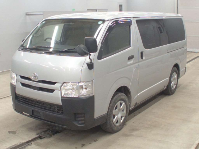TOYOTA HIACE VAN 2019