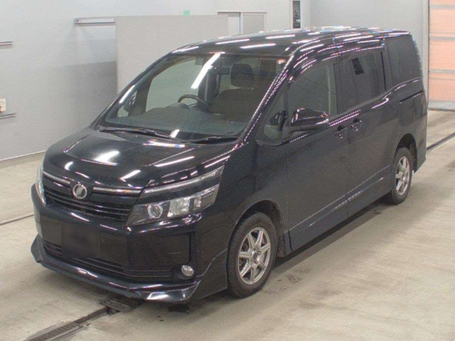 TOYOTA VOXY 2014