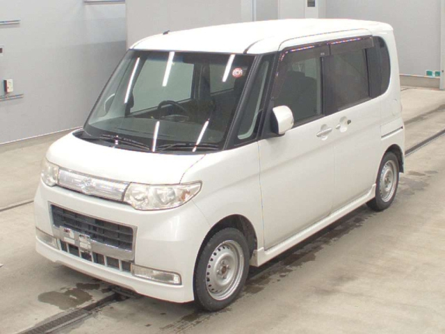 DAIHATSU TANTO 2010