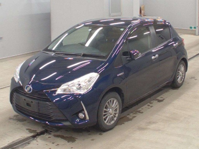TOYOTA VITZ 2018