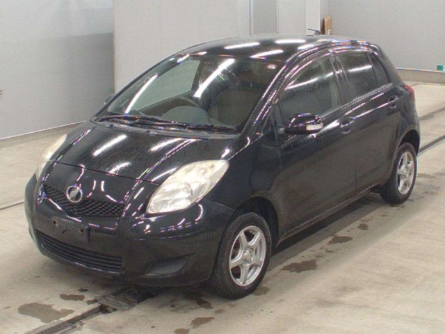 TOYOTA VITZ 2010