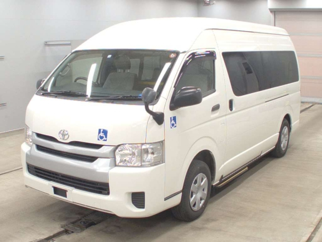 TOYOTA REGIUS ACE COMMUTER 2015