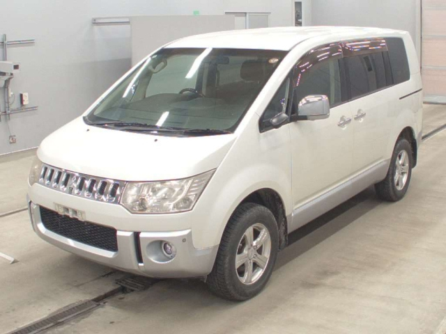 MITSUBISHI DELICA D5 2010