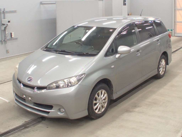 TOYOTA WISH 2010