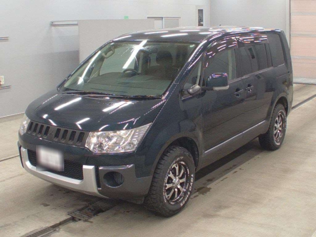 MITSUBISHI DELICA D5 2010