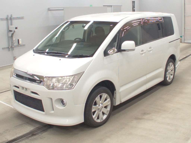 MITSUBISHI DELICA D5 2008