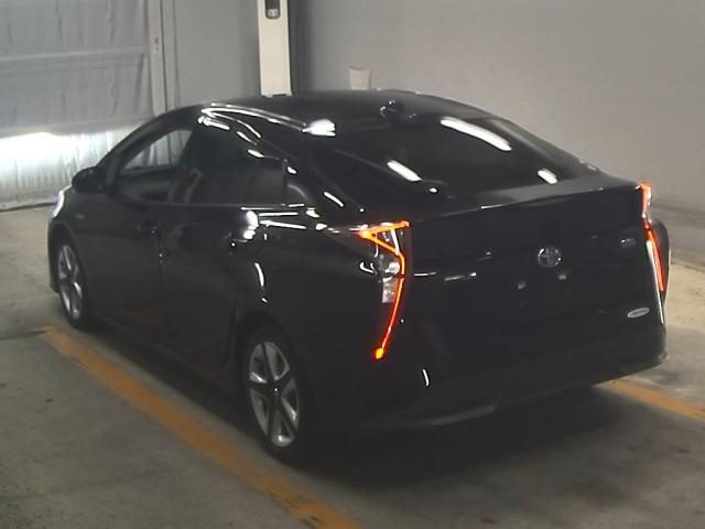 TOYOTA PRIUS 2016