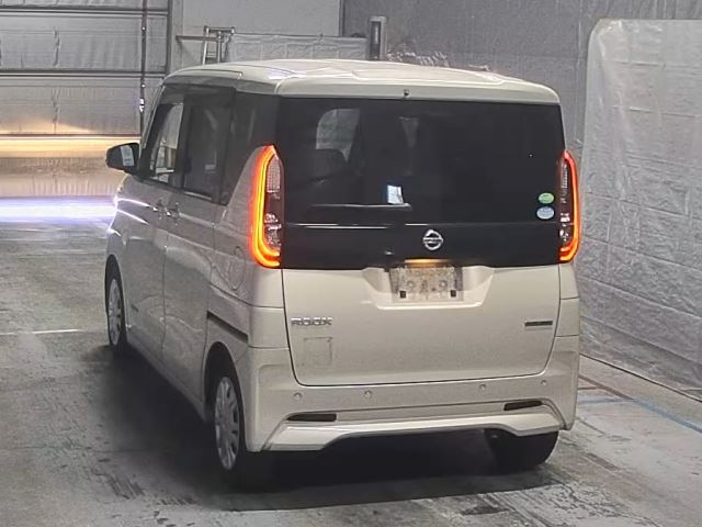 NISSAN ROOX 2020