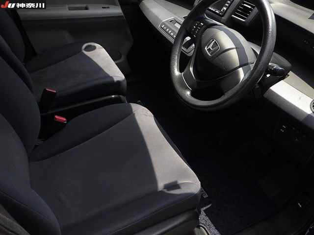 HONDA FREED 2009