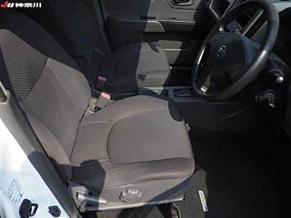 NISSAN AD 2010