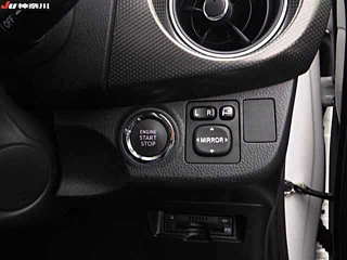 TOYOTA VITZ 2016