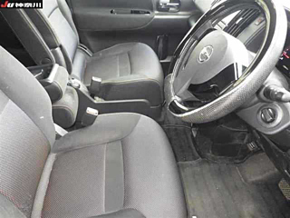 NISSAN SERENA 2010