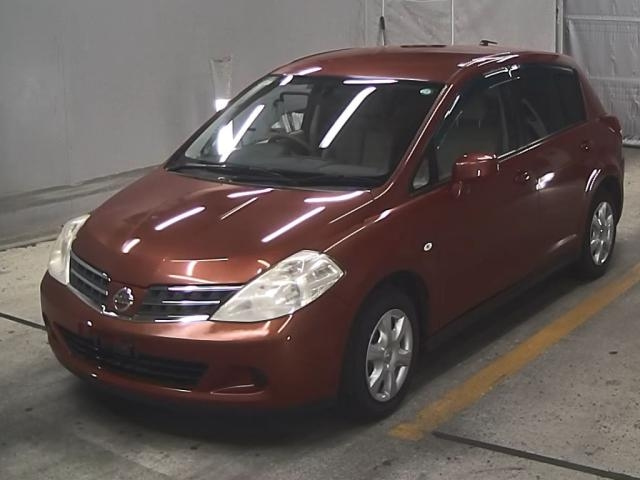 NISSAN TIIDA 2011