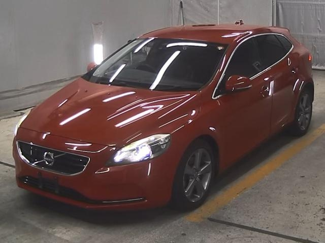 VOLVO V40 2014