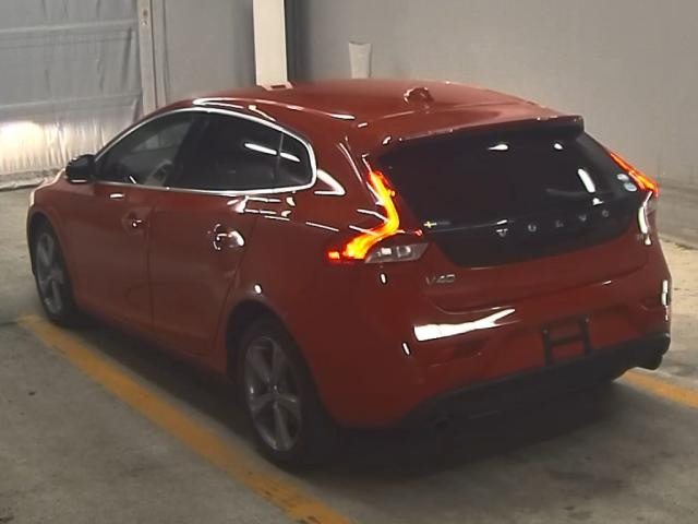 VOLVO V40 2014