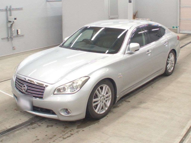 NISSAN FUGA 2010