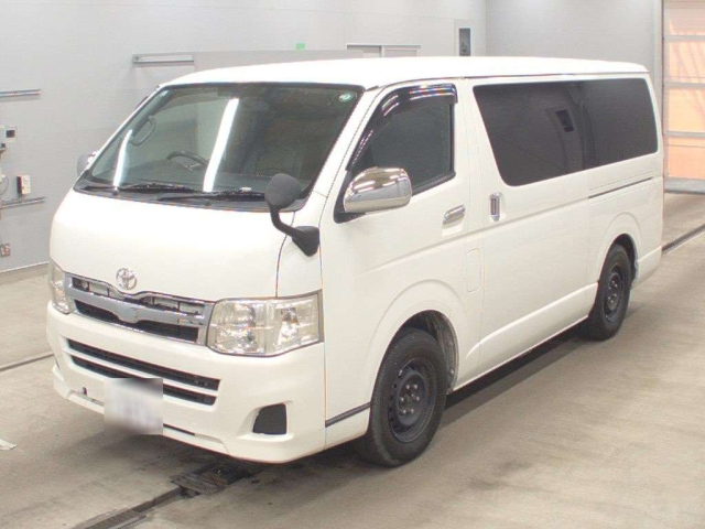 TOYOTA HIACE VAN