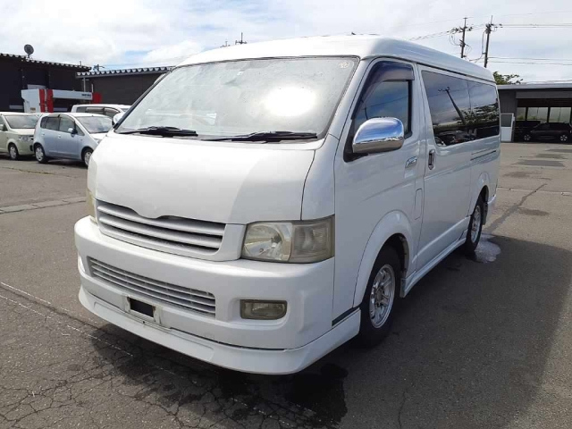 TOYOTA HIACE 2005