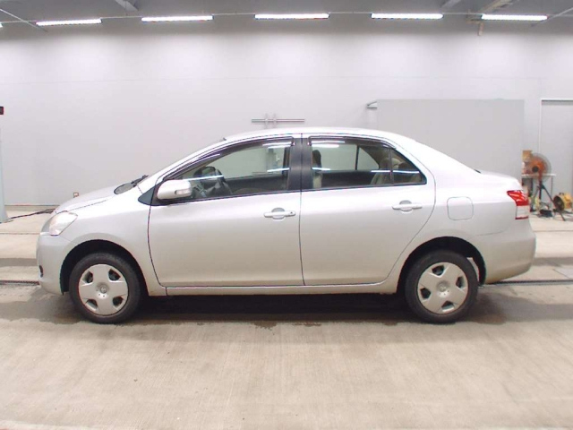 TOYOTA BELTA 2009
