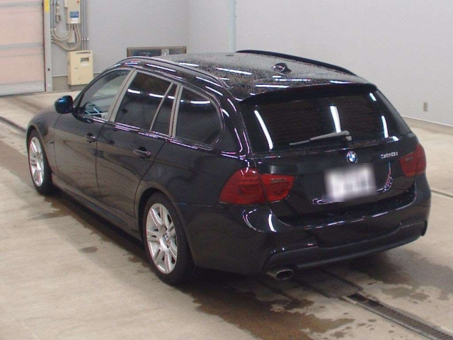BMW 3 SERIES 2011