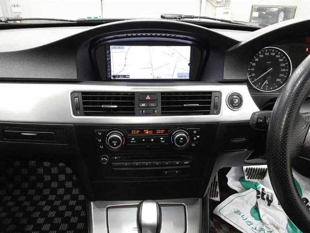 BMW 3 SERIES 2011
