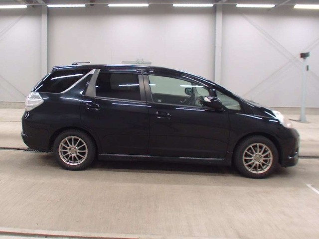 HONDA FIT SHUTTLE 2011