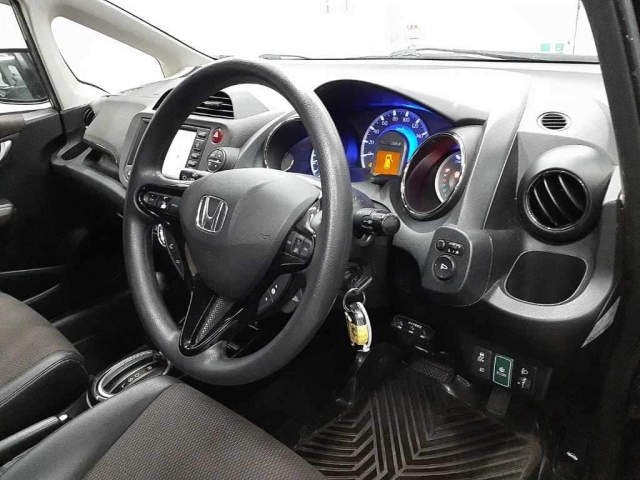 HONDA FIT SHUTTLE 2011