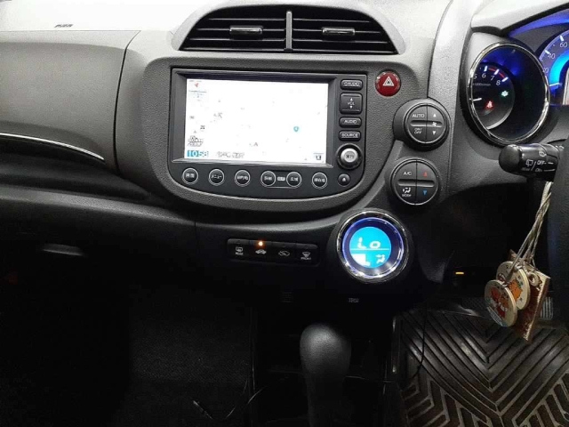 HONDA FIT SHUTTLE 2011