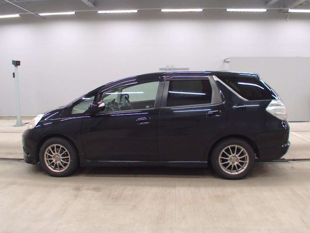 HONDA FIT SHUTTLE 2011