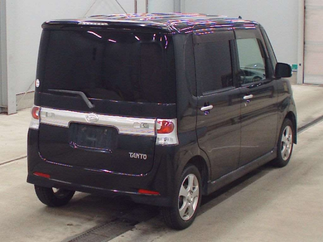 DAIHATSU TANTO 2010