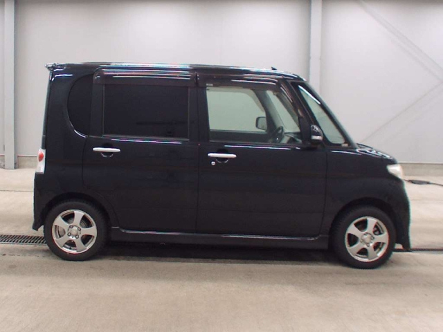 DAIHATSU TANTO 2010