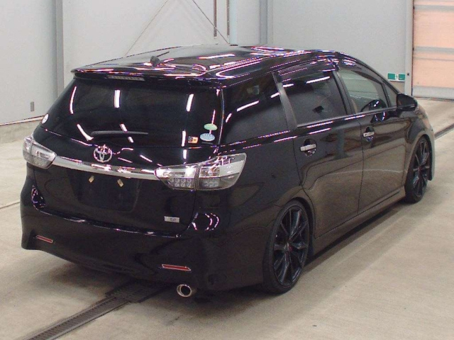 TOYOTA WISH 2014