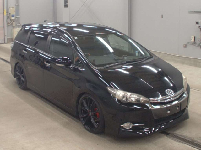 TOYOTA WISH 2014
