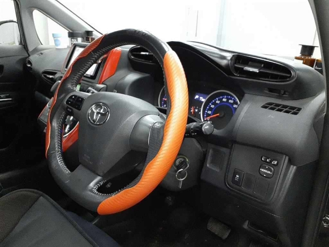 TOYOTA WISH 2014