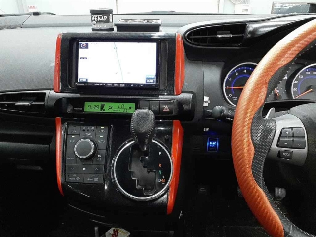 TOYOTA WISH 2014