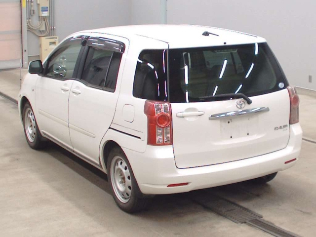 TOYOTA RAUM 2009