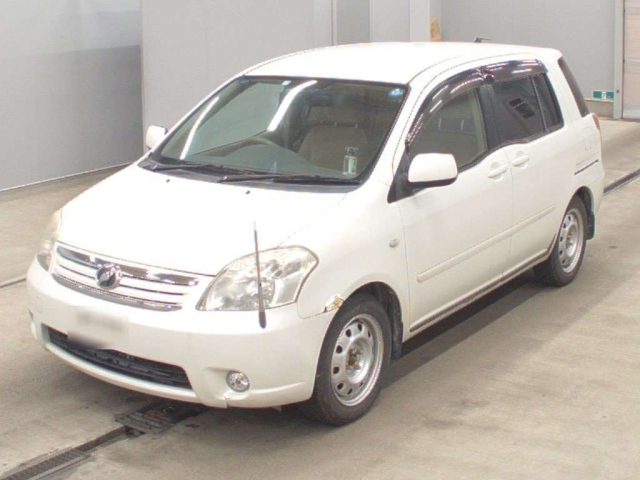 TOYOTA RAUM 2009