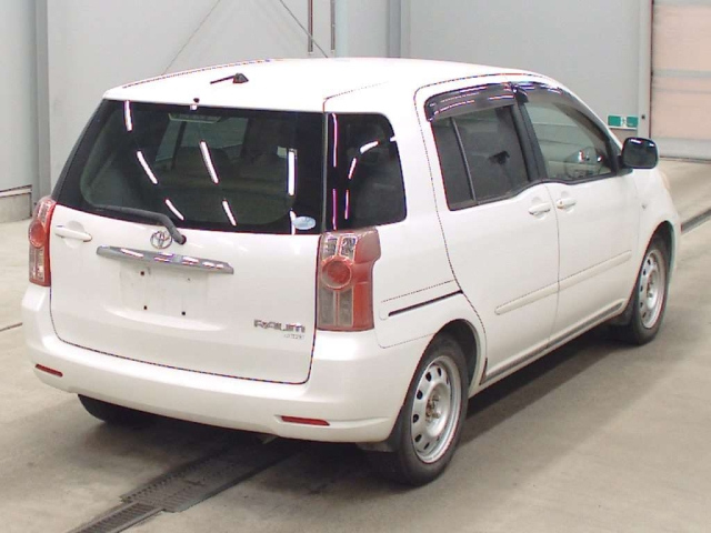TOYOTA RAUM 2009