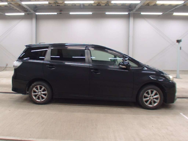 TOYOTA WISH 2012