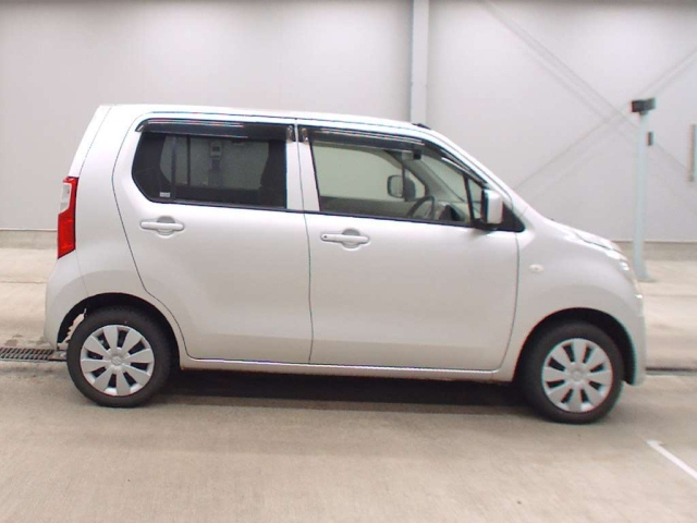 SUZUKI WAGON R 2013