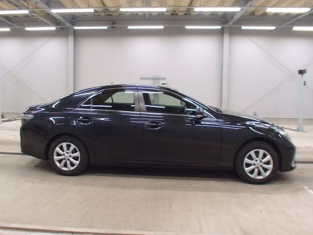 TOYOTA MARK X 2018