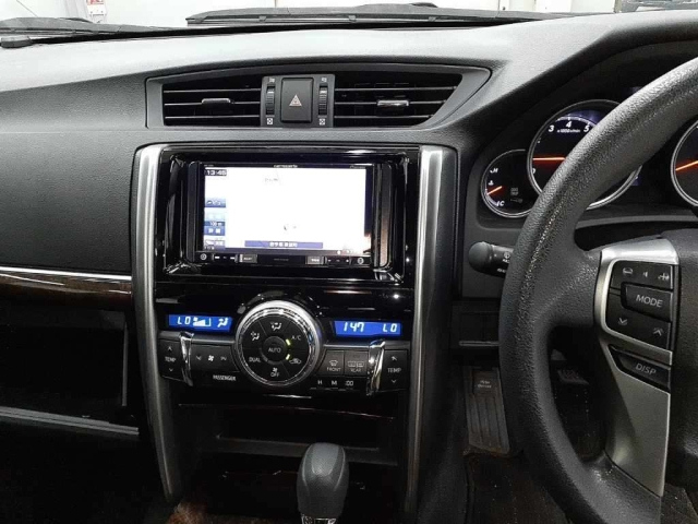 TOYOTA MARK X 2018