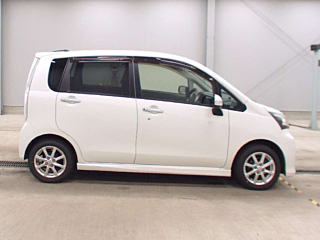 DAIHATSU MOVE 2014
