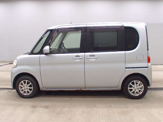 DAIHATSU TANTO 2012