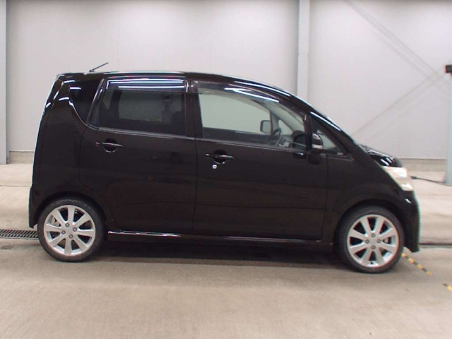 DAIHATSU MOVE 2010