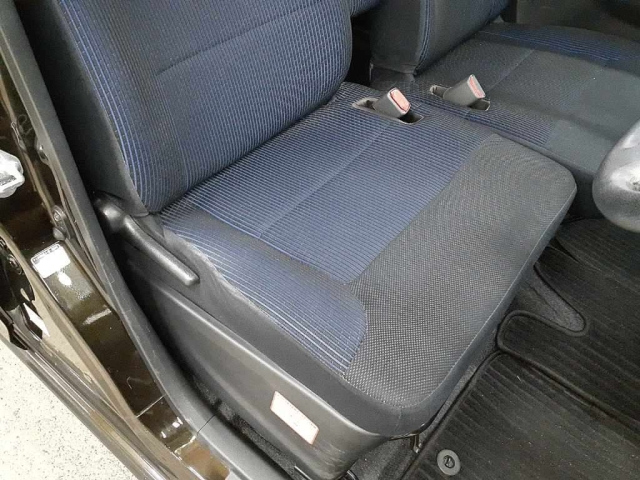 DAIHATSU MOVE 2010