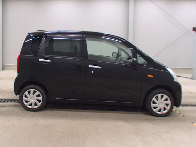 DAIHATSU MOVE 2011